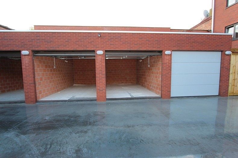 Afzonderlijke gemetste garage te huur centrum Roeselare  foto 5