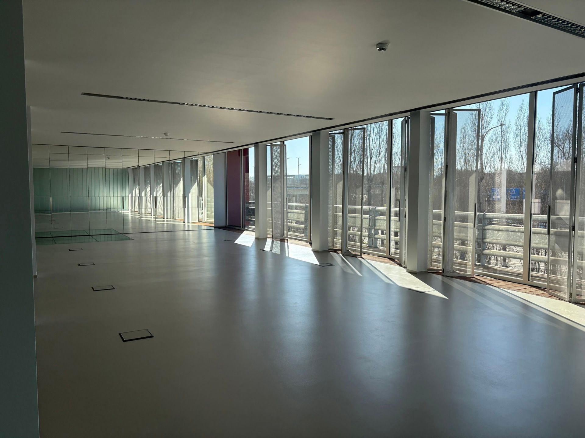 UNIEKE KANTOREN MET PARKING EN VERSCHILLENDE OPPERVLAKTES foto 21
