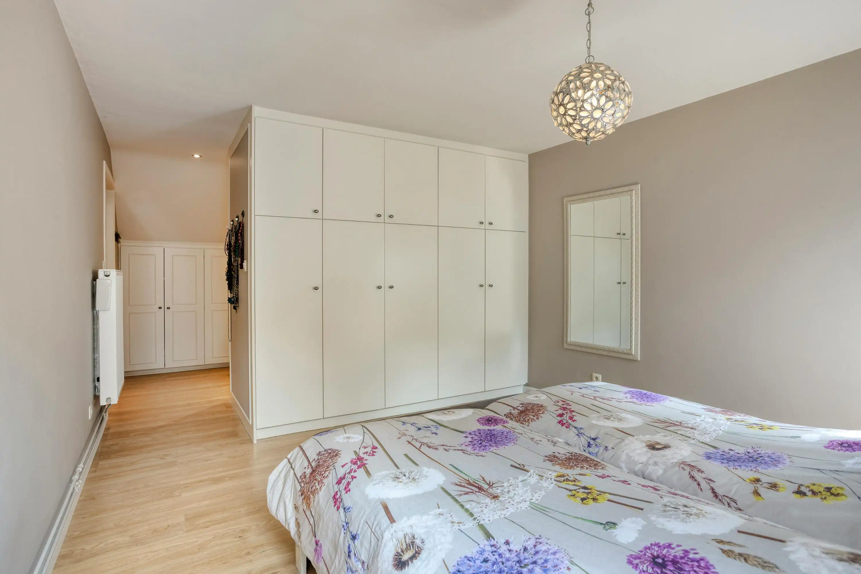 Instapklare gezinswoning met 4 slaapkamers en tuin te Kuringen foto 20