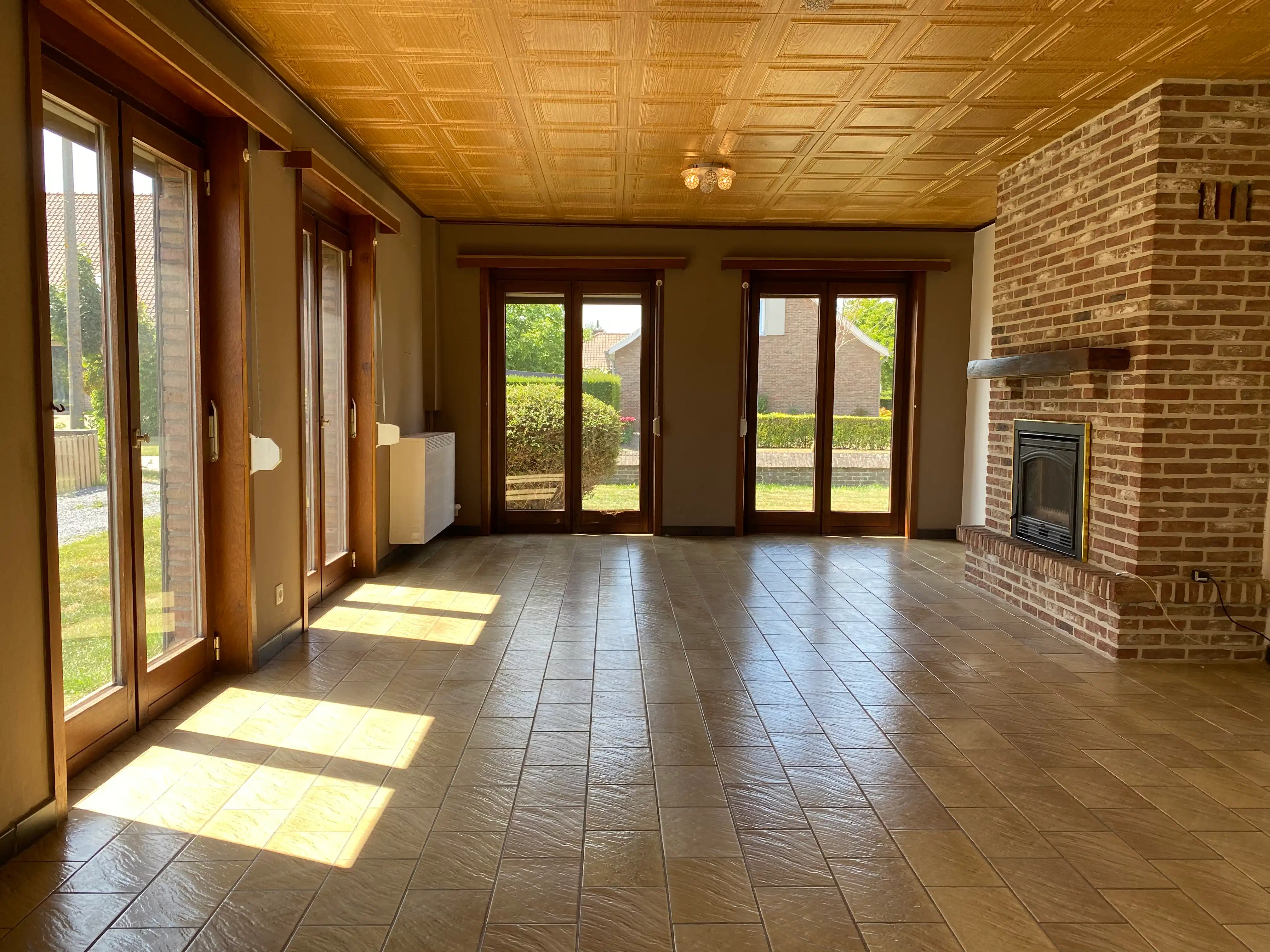 BUNGALOW MET DRIE SLAAPKAMERS EN GARAGE foto 3