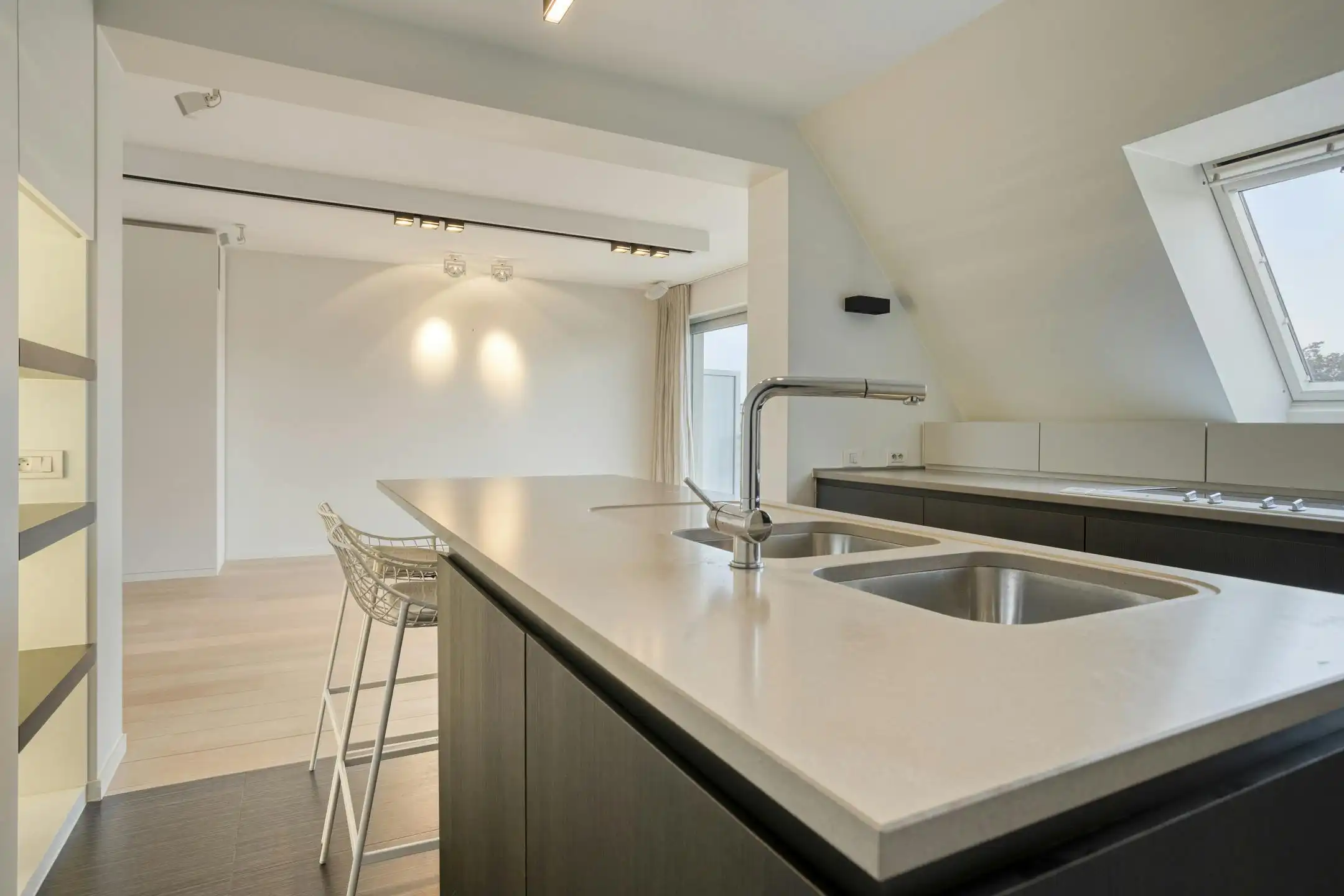 Stijlvol duplex appartement te koop aan de Kleine Bassin foto 9