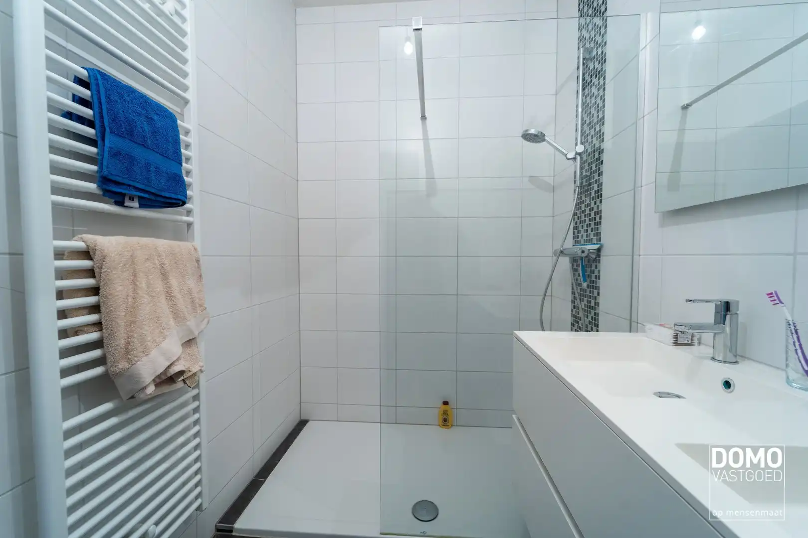 LUXE APPARTEMENT MET PRACHTIG TERRAS, 2 SLAAPKAMERS EN AUTOSTANDPLAATS TE KOOP IN HARTJE VAN HASSELT  foto 10