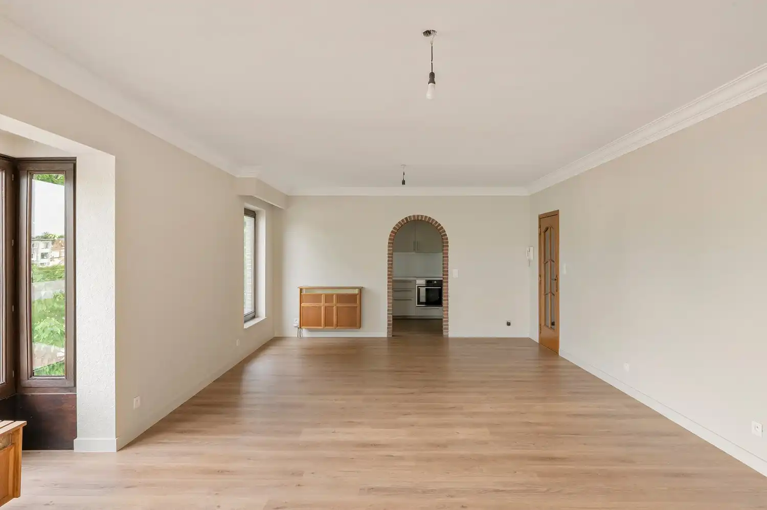 TE HUUR – Goed onderhouden appartement met 3 slaapkamers, terras en prachtig uitzicht. foto 9