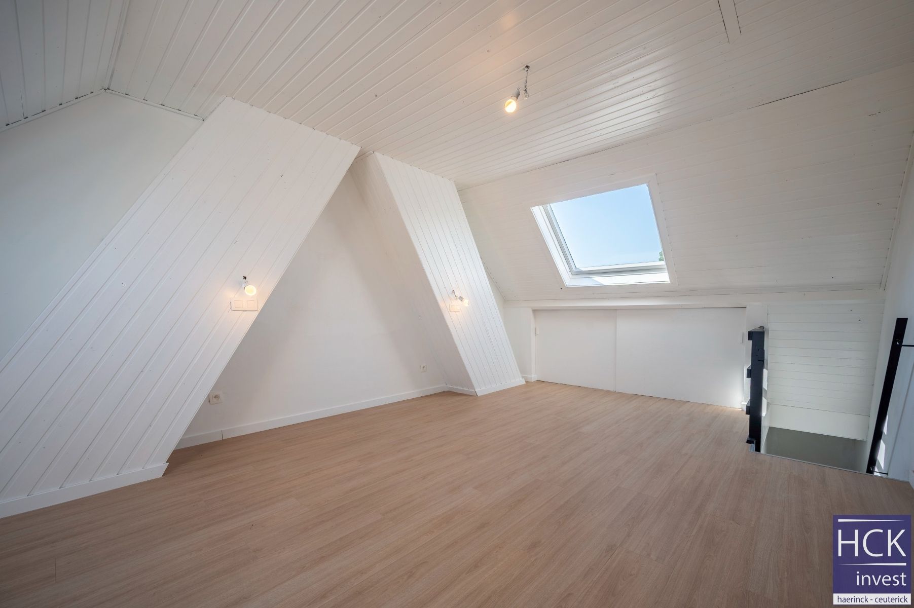 WAREGEM - Nieuw gerenoveerde woning met 2 SLPK. in hartje Waregem! foto 16