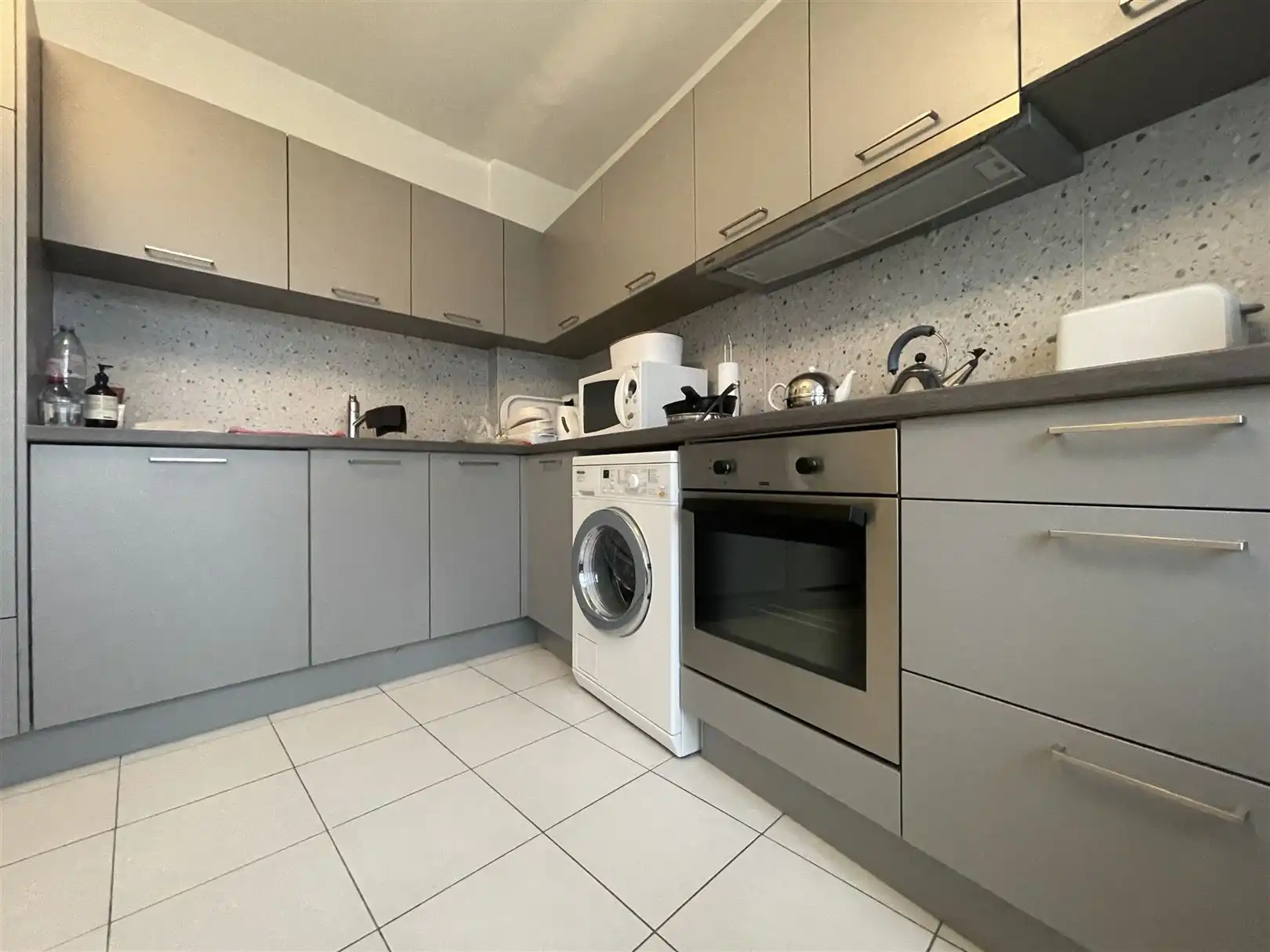 Ruim appartement met zicht op Grote Markt foto 8