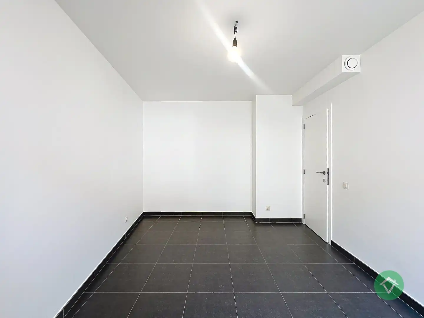 Instapklaar gelijkvloers appartement met staanplaats te Gistel foto 27