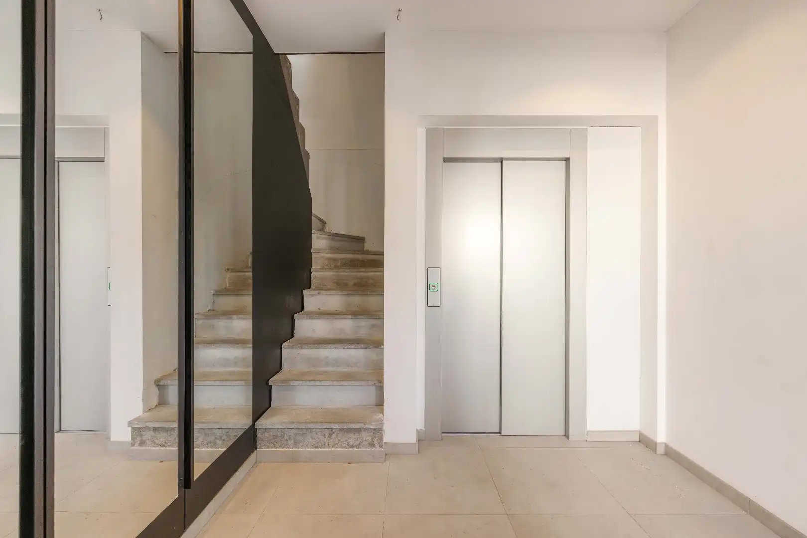 INSTAPKLAAR HOEKAPPARTEMENT (134,80 m²) MET 2 SLPKS EN TERRAS  foto 11