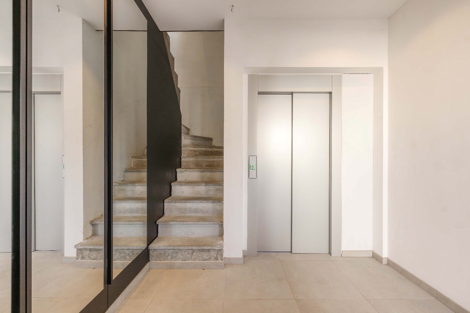 INSTAPKLAAR HOEKAPPARTEMENT (134,80 m²) MET 2 SLPKS EN TERRAS  foto 11