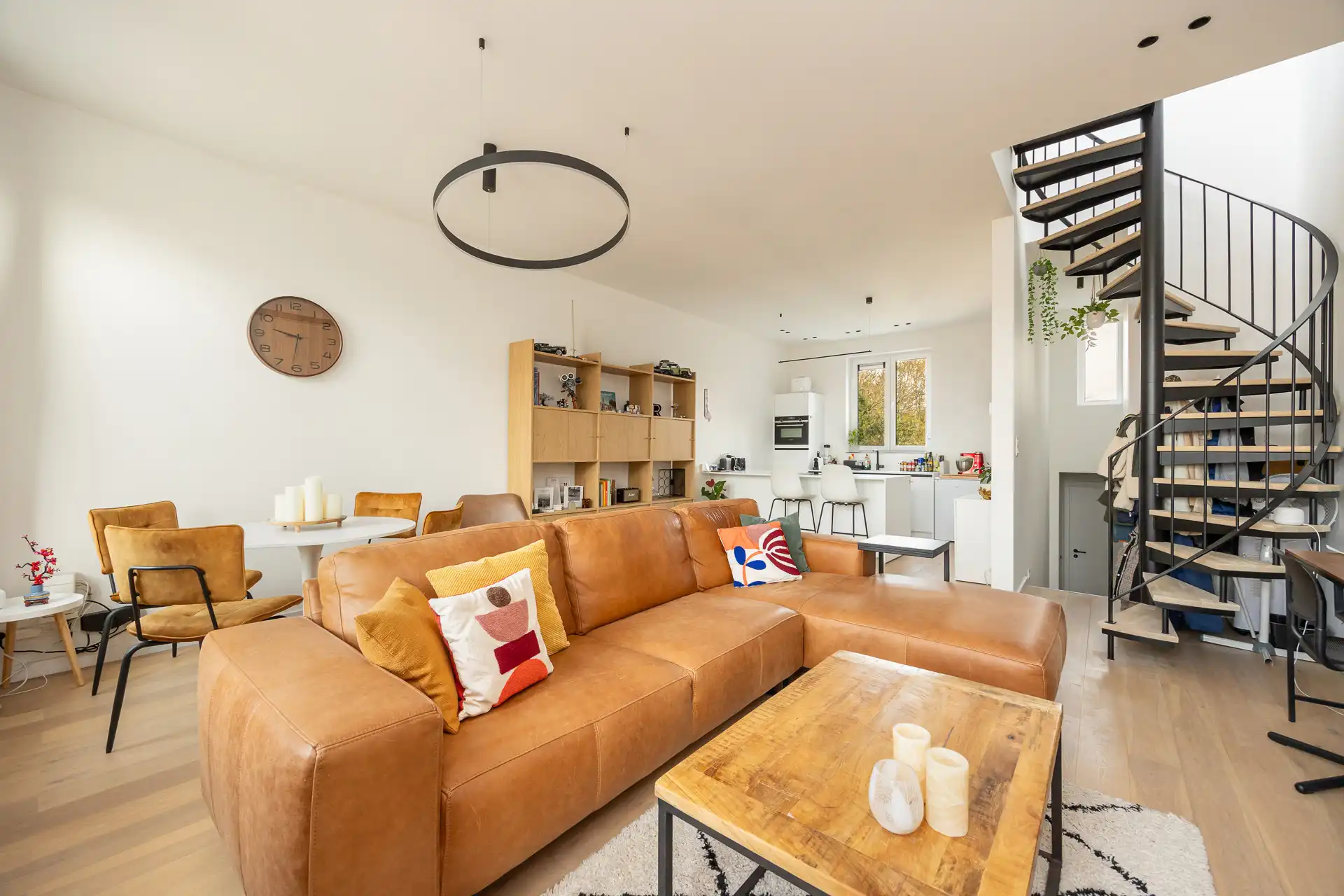 Prachtig gerenoveerd appartement met uniek dakterras! foto 2