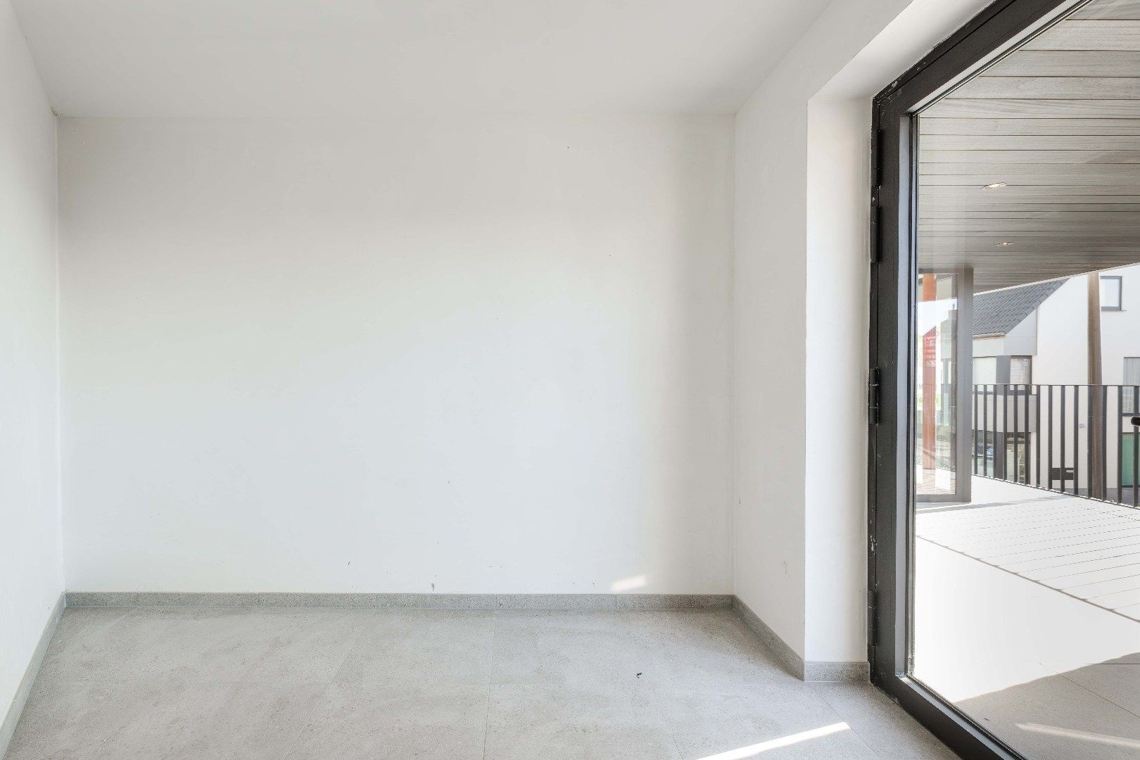 TOPLOCATIE | APPARTEMENT MET RUIM TERRAS | 2 SLPKS | STAANPLAATS foto 7