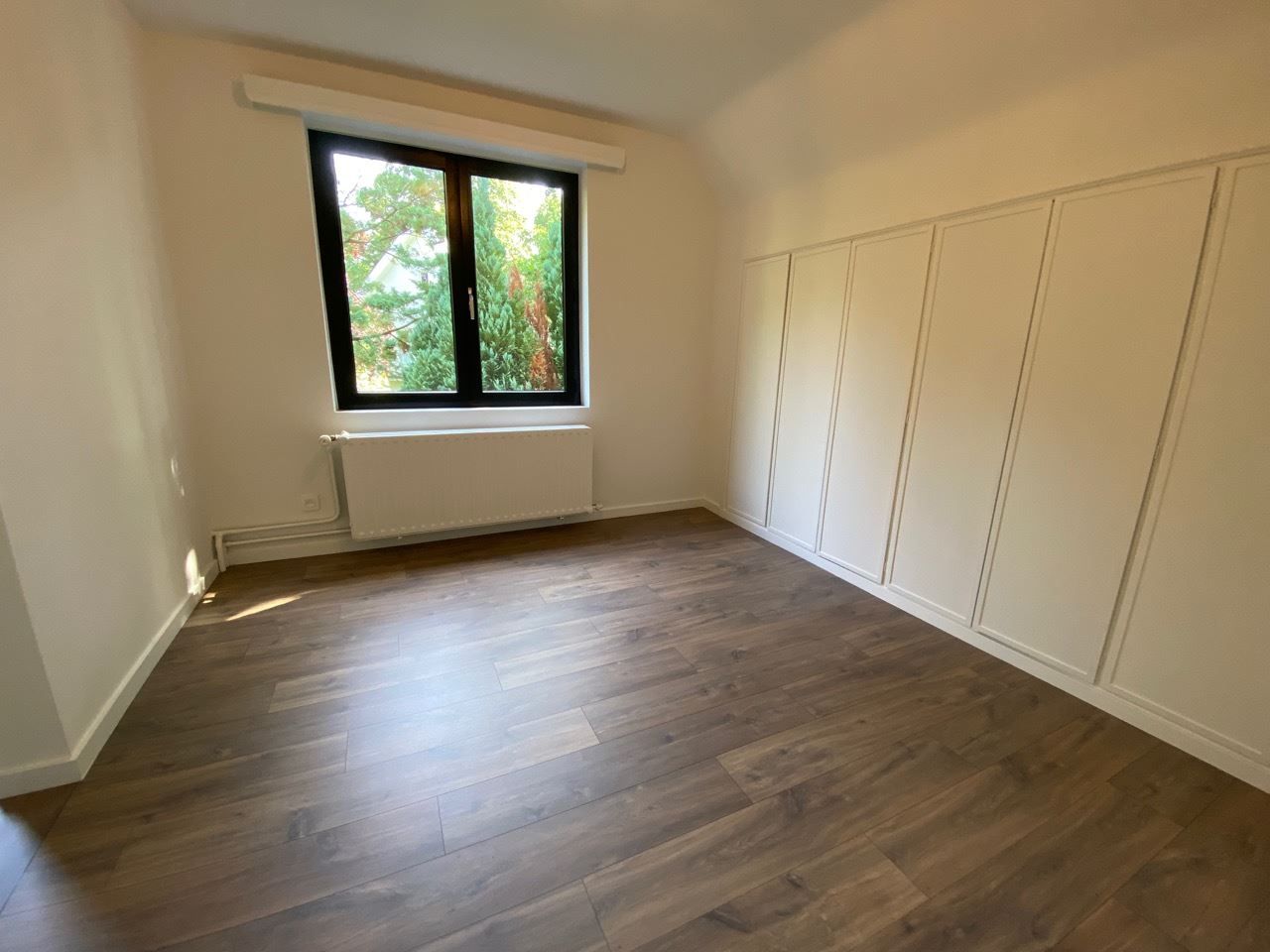 Net gerenoveerde woning met 4 slaapkamers foto 23