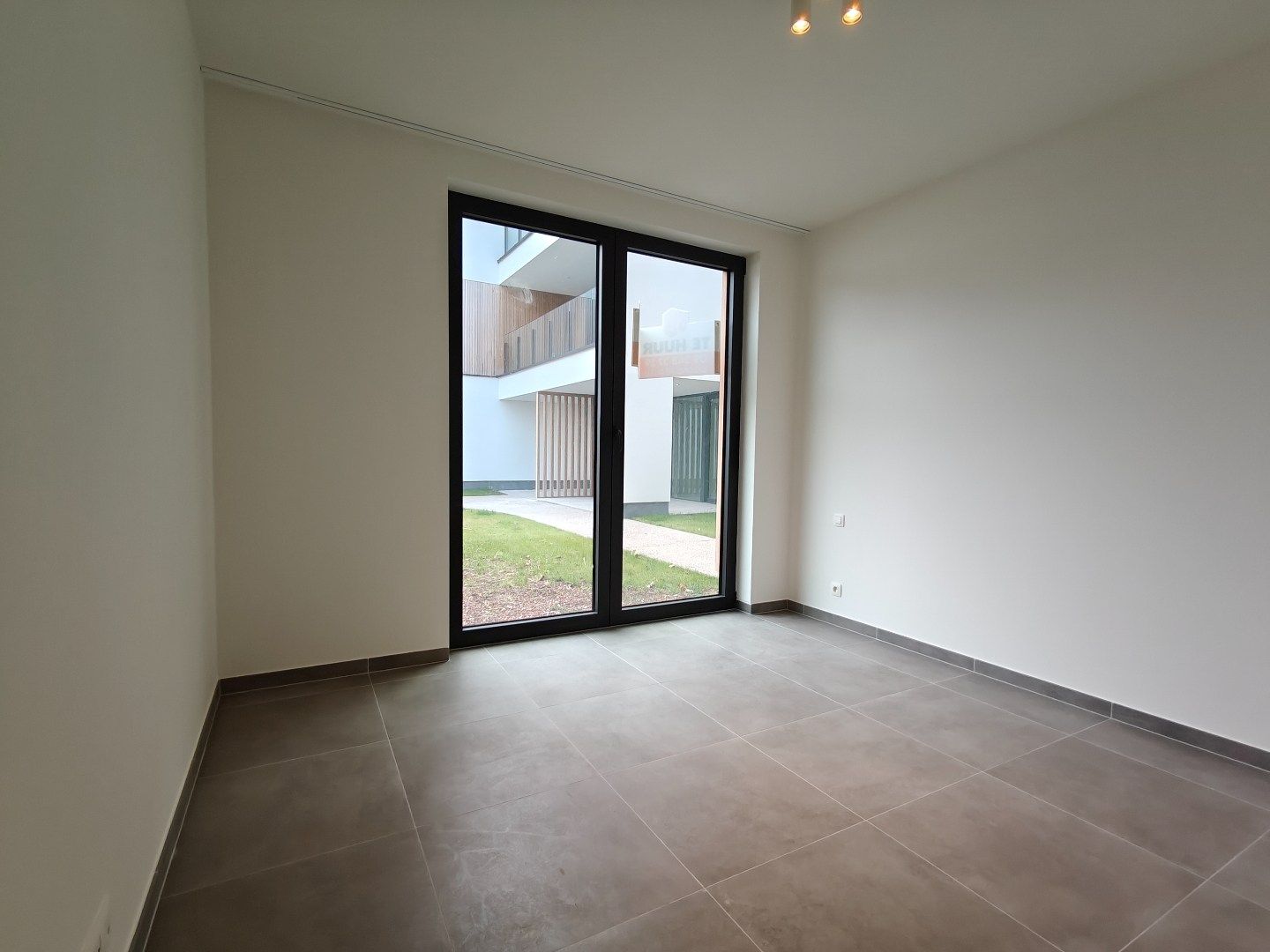 Luxe nieuwbouwappartement met tuin, 3 slaapkamers en autostaanplaats foto 8