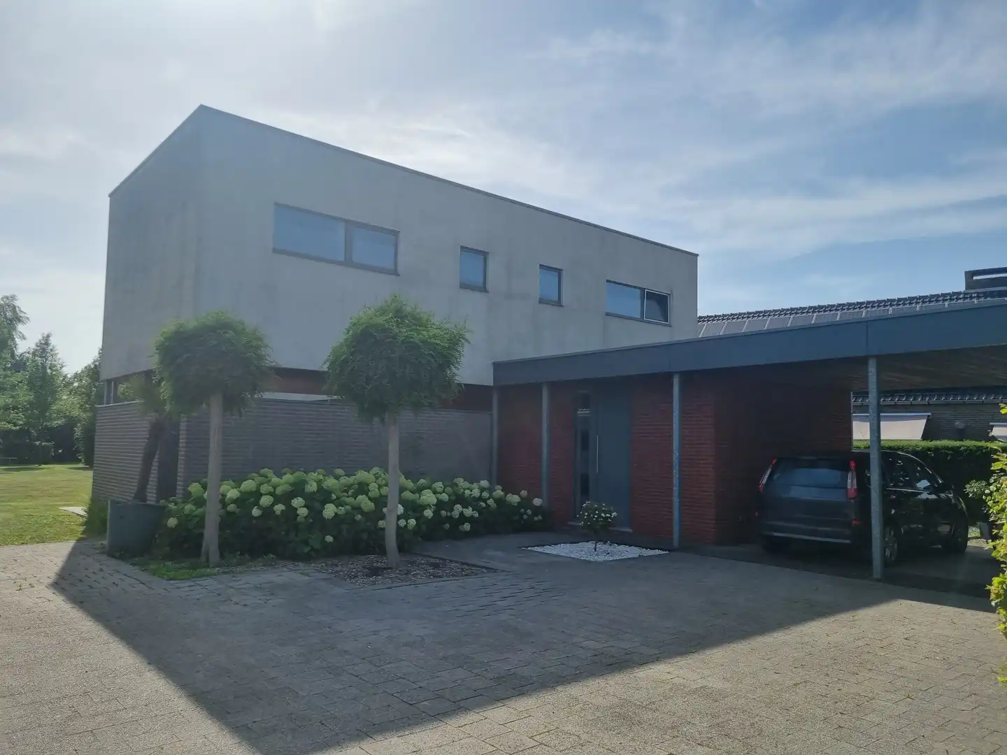 Prachtige, moderne villa gelegen op een perceel van 2.425m² met prachtig uitzicht foto 2