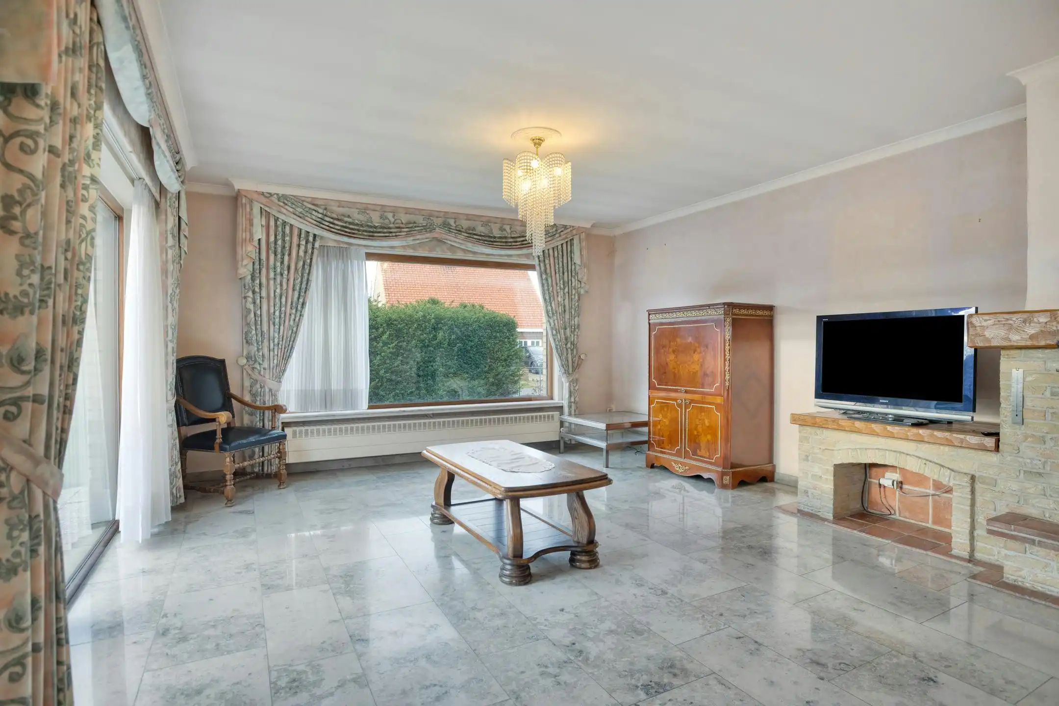 Gelijkvloerse villa op een perceel van maar liefst 2 342m² foto 6