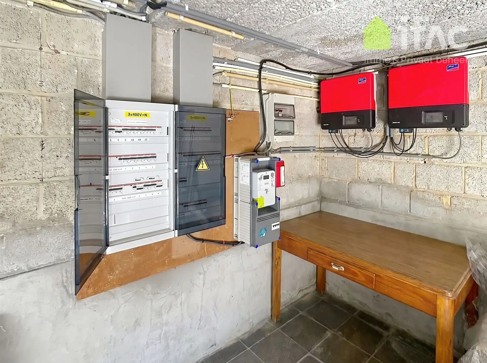 Heel ruime woning met 4 slpks, leefveranda, 54 zonnepanelen foto 30