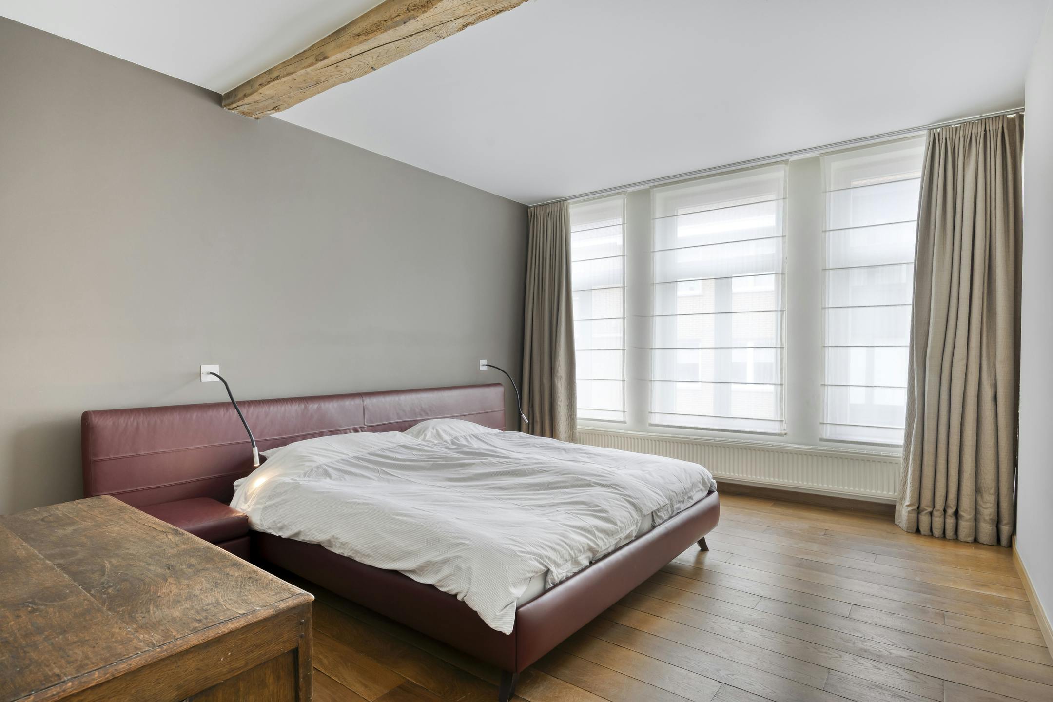 Stijlvolle stadswoning met handelspand te koop in hartje Maaseik foto 11