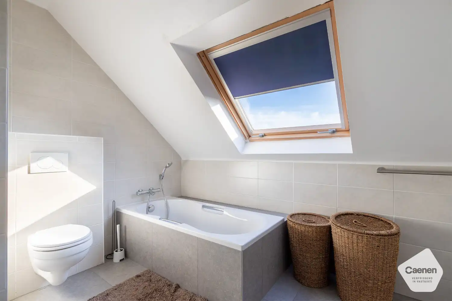 Recente en energiezuinige woning (2013) met 3 slaapkamers, inpandige garage en een uniek bijgebouw! foto 13