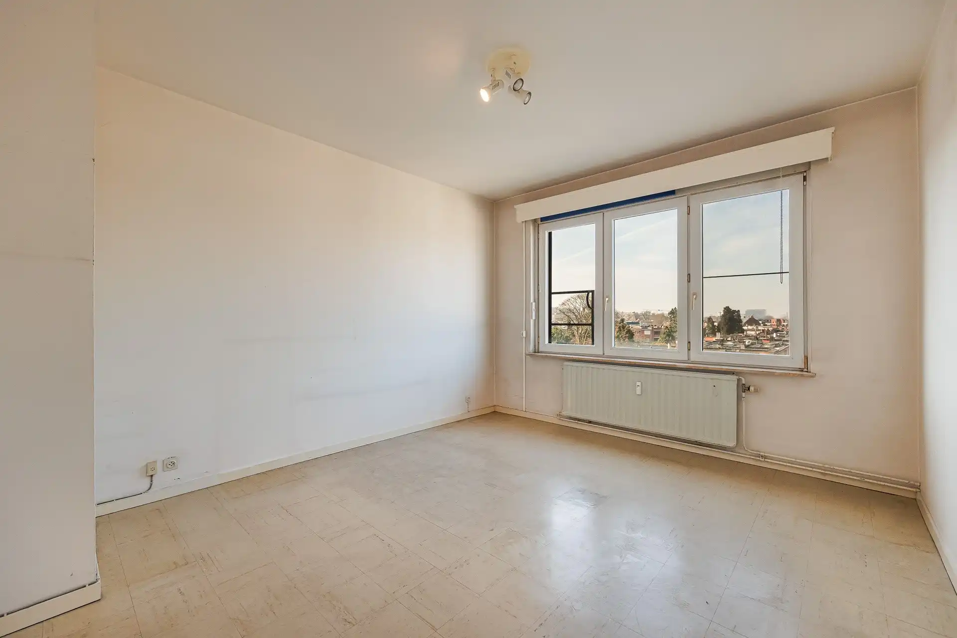 Lichtrijk appartement met garage nabij park Ertbrugge foto 17