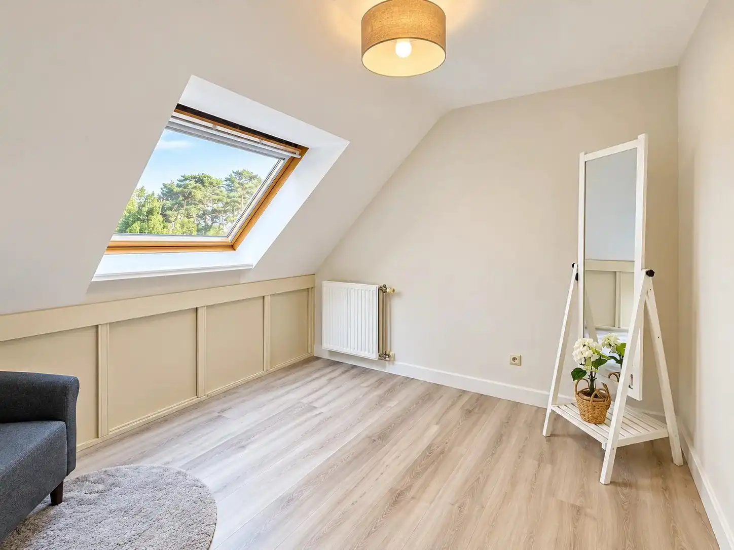 Instapklare woning met 4 slaapkamers op een mooi perceel. foto 21