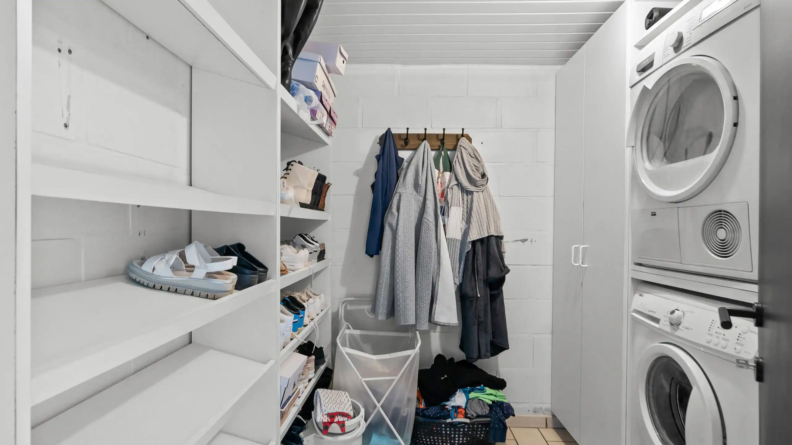 OUDSBERGEN - Zeer ruime landbouwwoning op 2,5ha met loodsen  foto 18