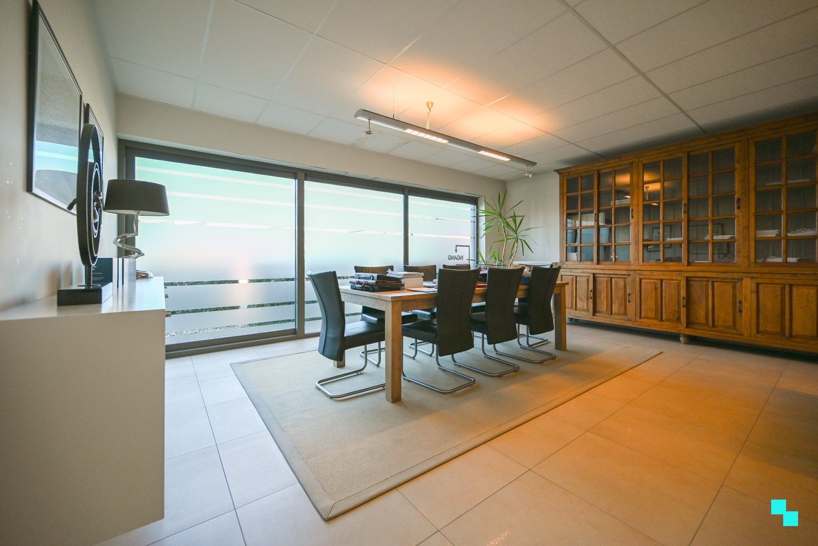 Uiterst commercieel en vlot bereikbaar handelspand (340 m²) te Izegem foto 14