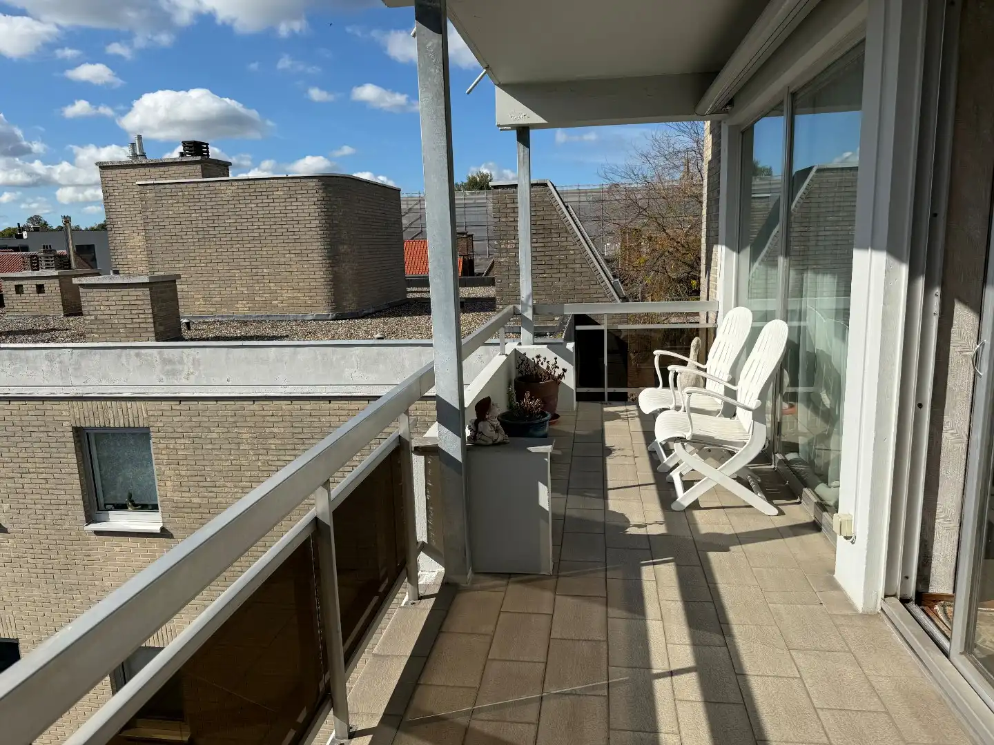 Lichtrijk appartement met zonnig terras op goede ligging te Assebroek foto 4