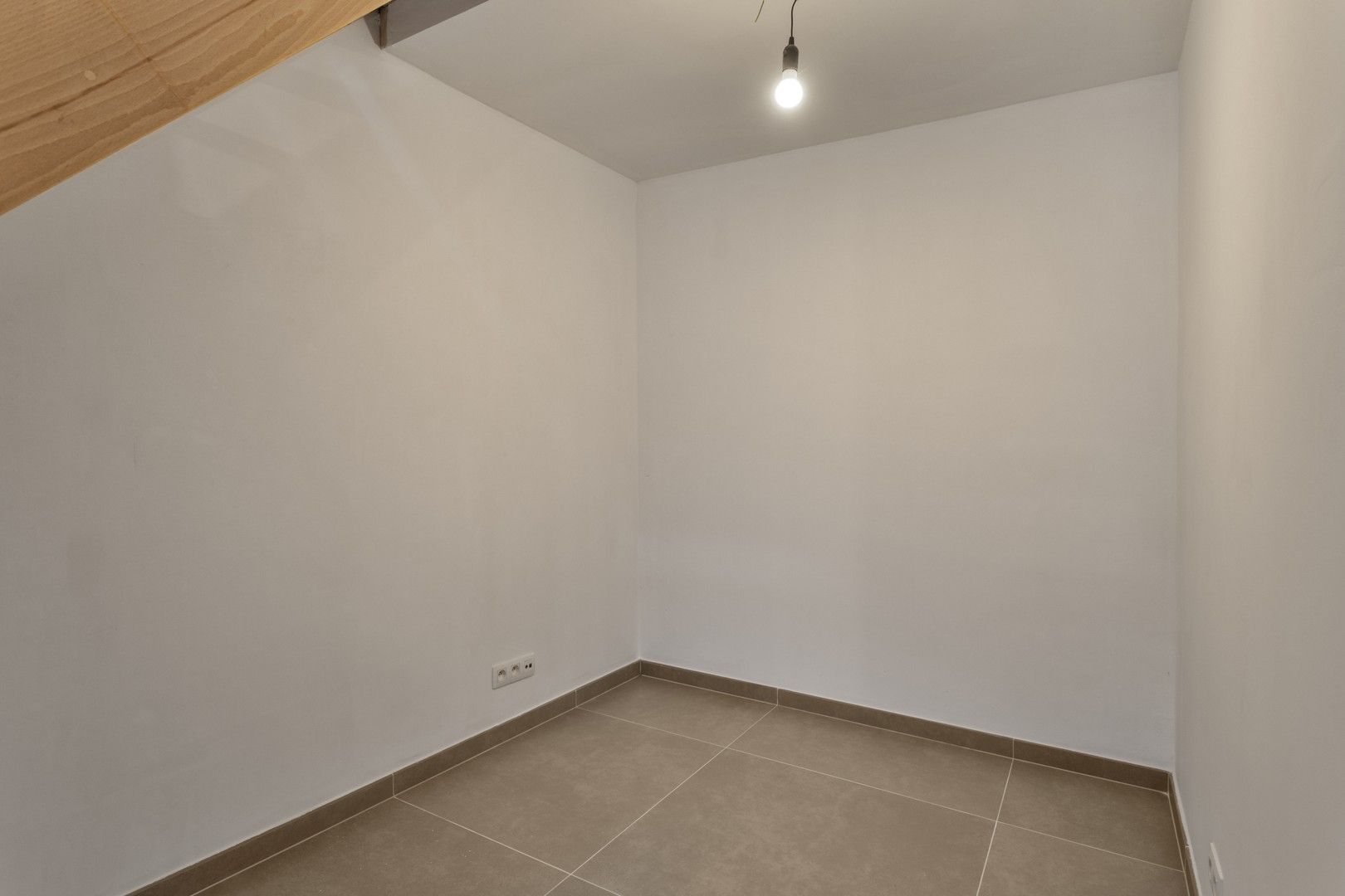 Recent gerenoveerde woning met groen zicht in Ruiselede foto 14