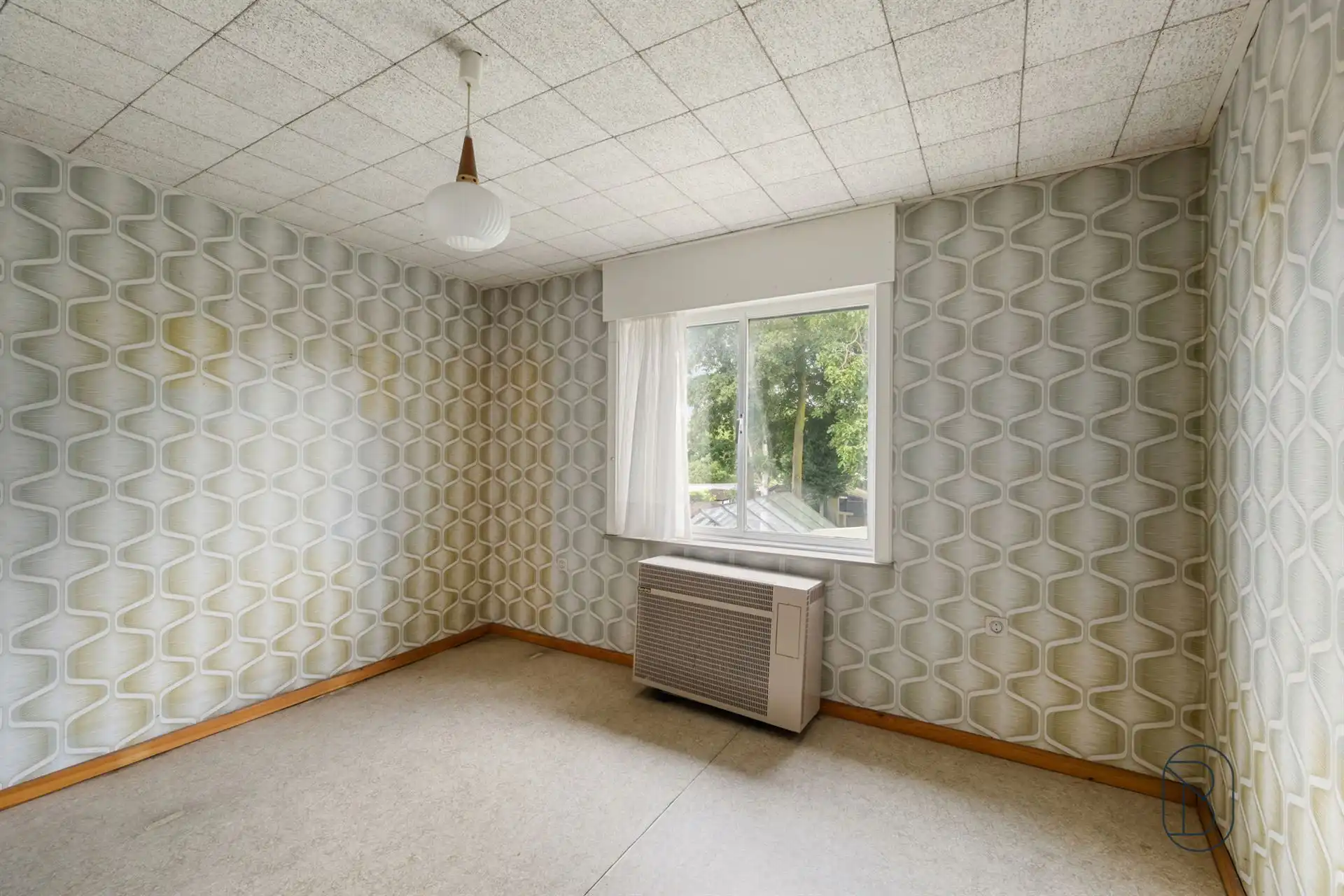 Te renoveren woning met 9 slpk, garage en tuin in Deerlijk foto 18