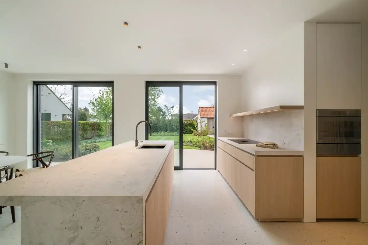 Nieuwbouw onder registratierechten! Villa met zonovergoten leefruimtes en een tijdloos design foto 7