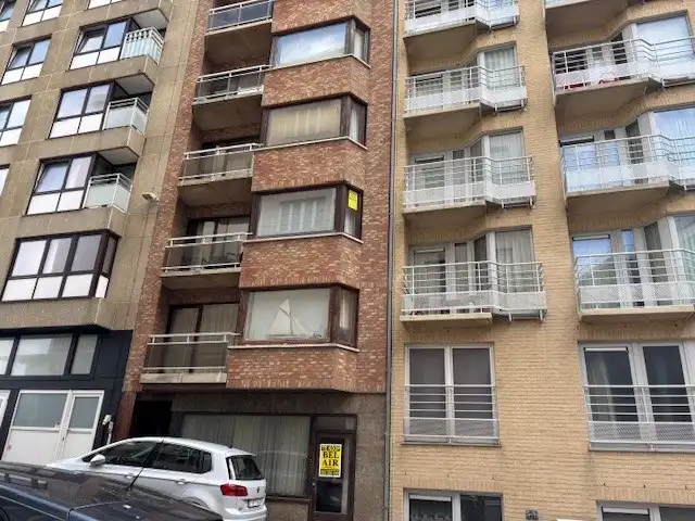 handelsgelijkvloers in het bruisende Mariakerke foto {{pictureIndex}}