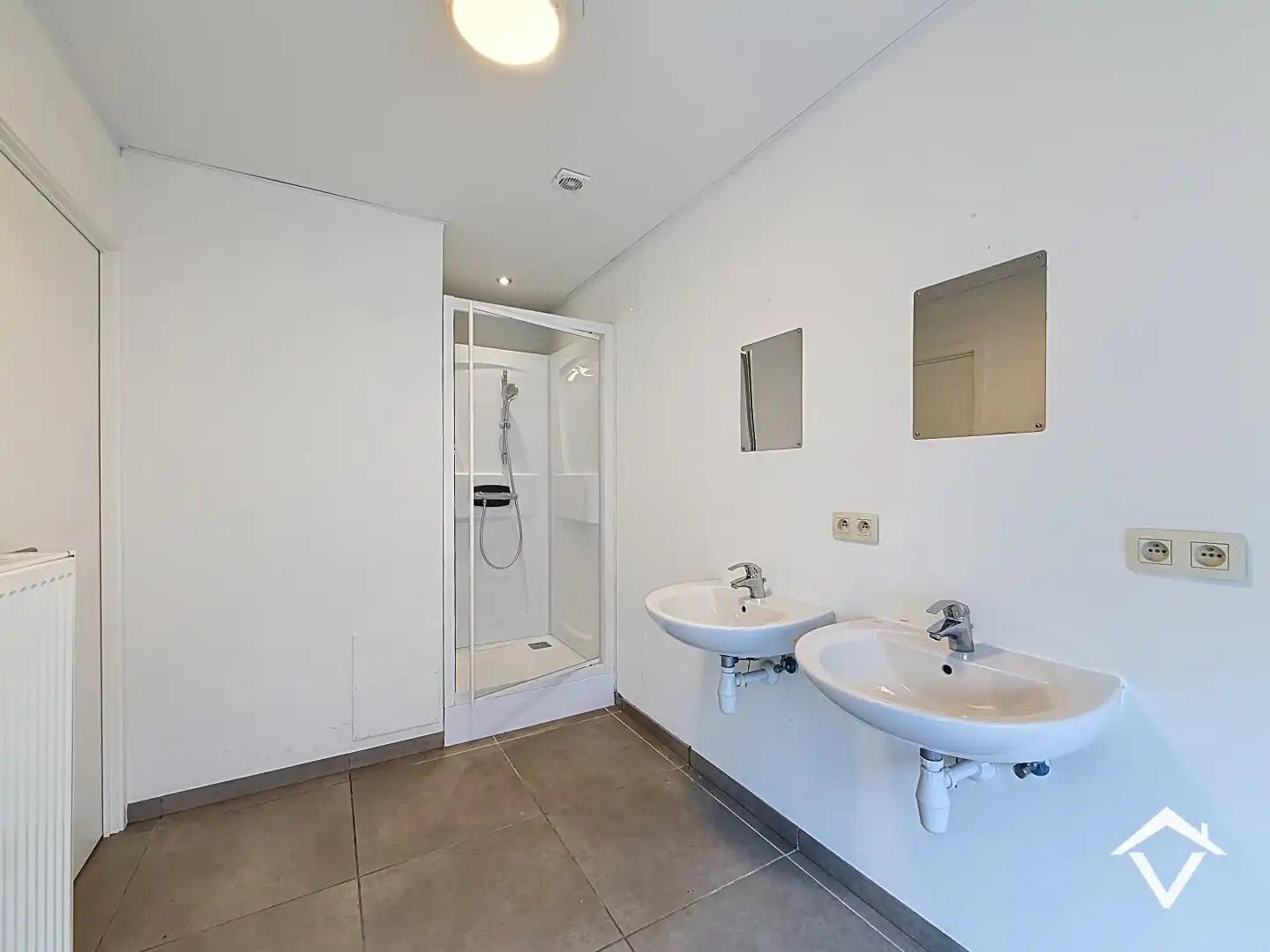 Centraal gelegen woning met 5 slaapkamers te Roeselare foto 8