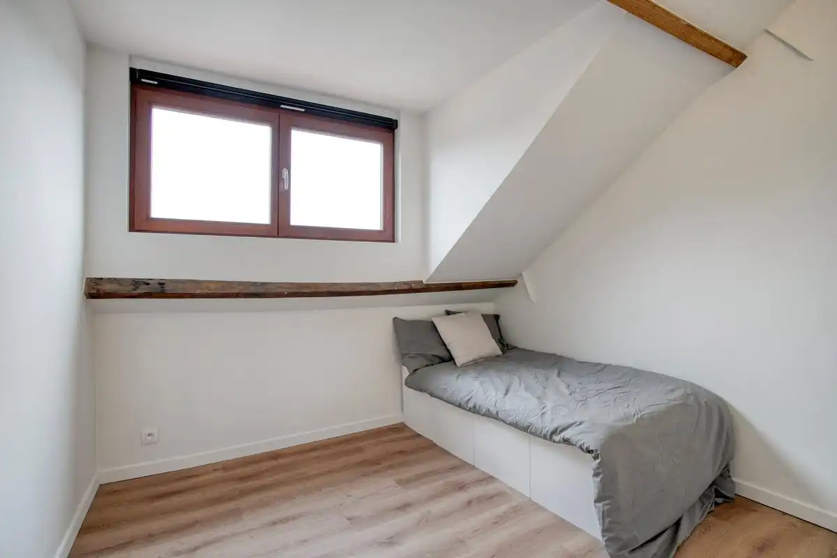  Prachtig vernieuwde woning te koop in centrum Kortrijk foto 16