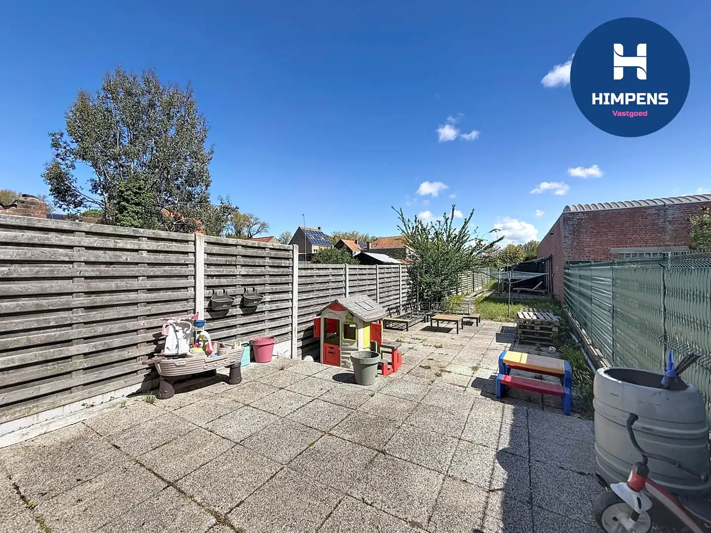 Instapklare gezinswoning met 3 slaapkamers en ruime tuin in De Panne foto 7