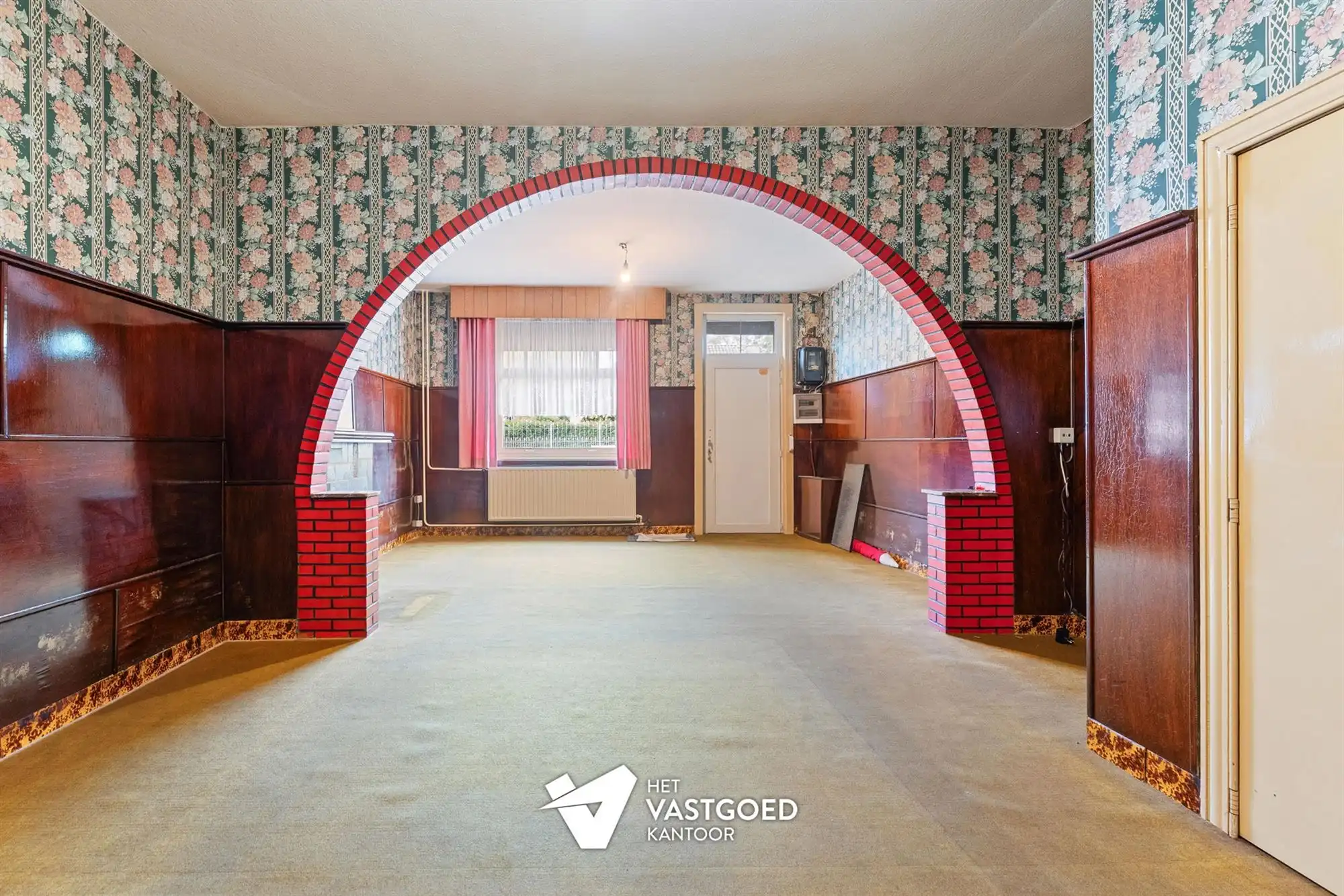 TE RENOVEREN RIJWONING MET 4 SLAAPKAMERS TE BEVERLO foto 2