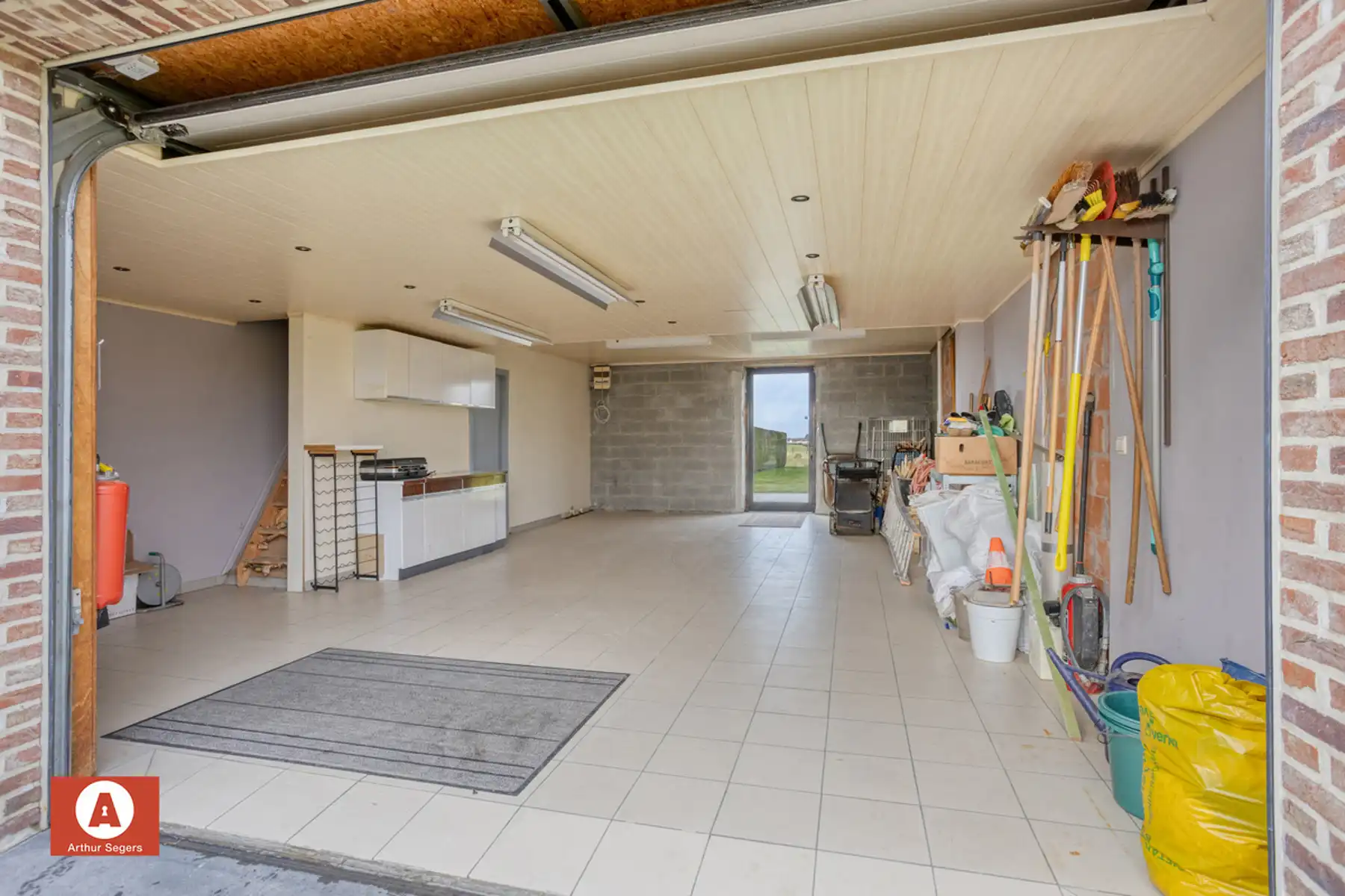 Instapklare HOB met oprit & dubbele garage met zolder. foto 25