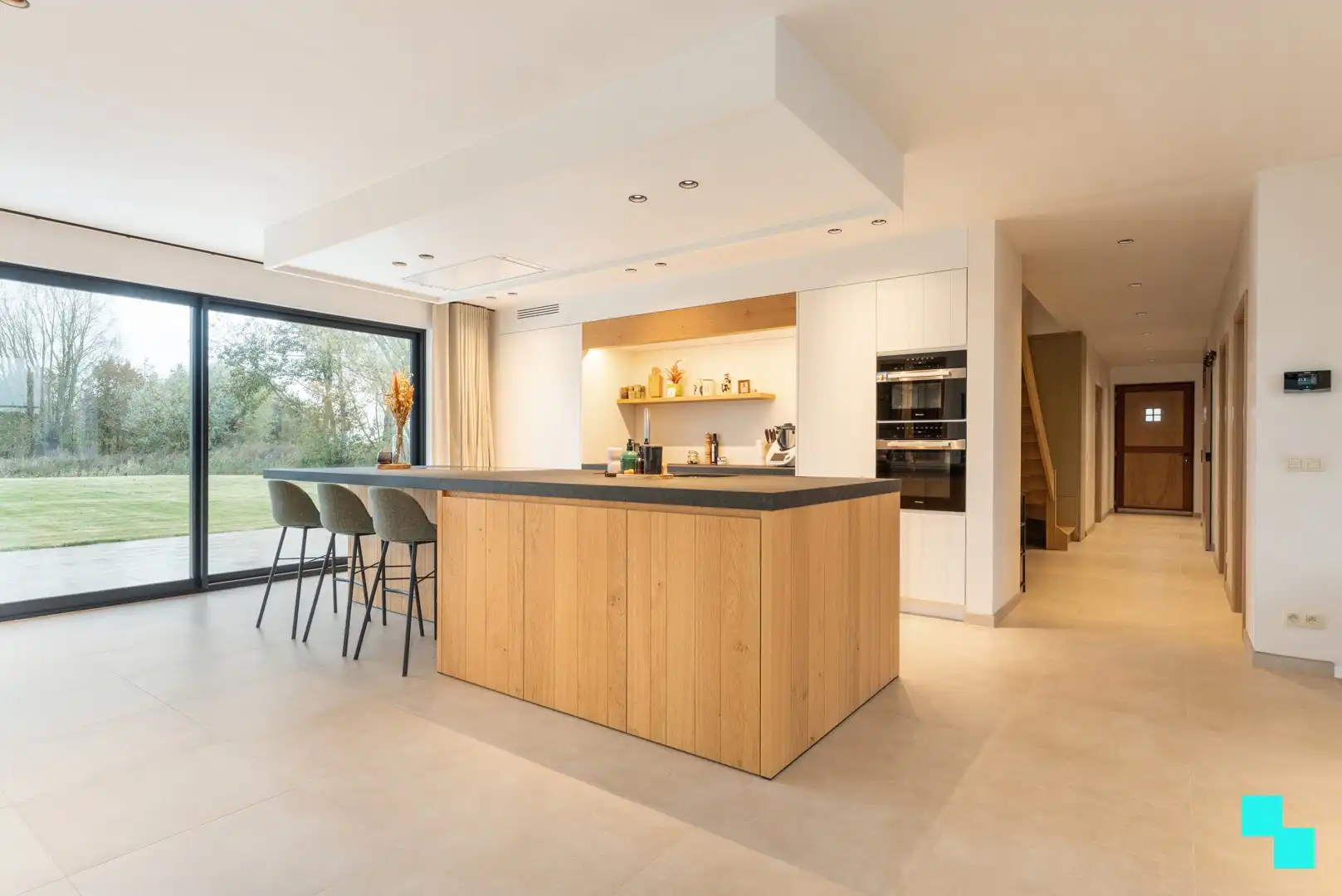 Landelijk gelegen te Ardooie: unieke nieuwbouwwoning (2023) met twee bijgebouwen op een perceel van 5.000 m² foto 9