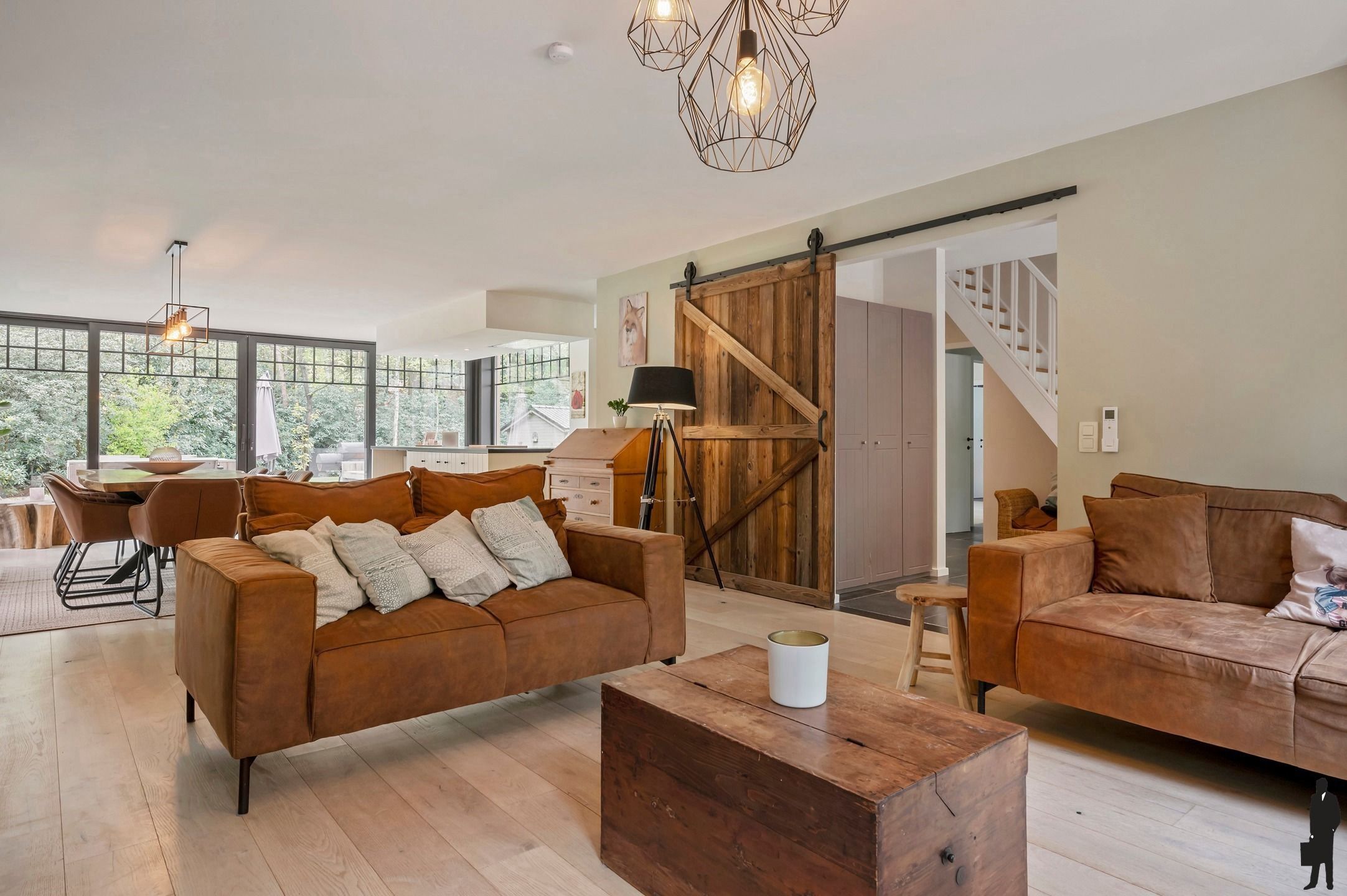 Volledige gerenoveerde villa te koop foto 10