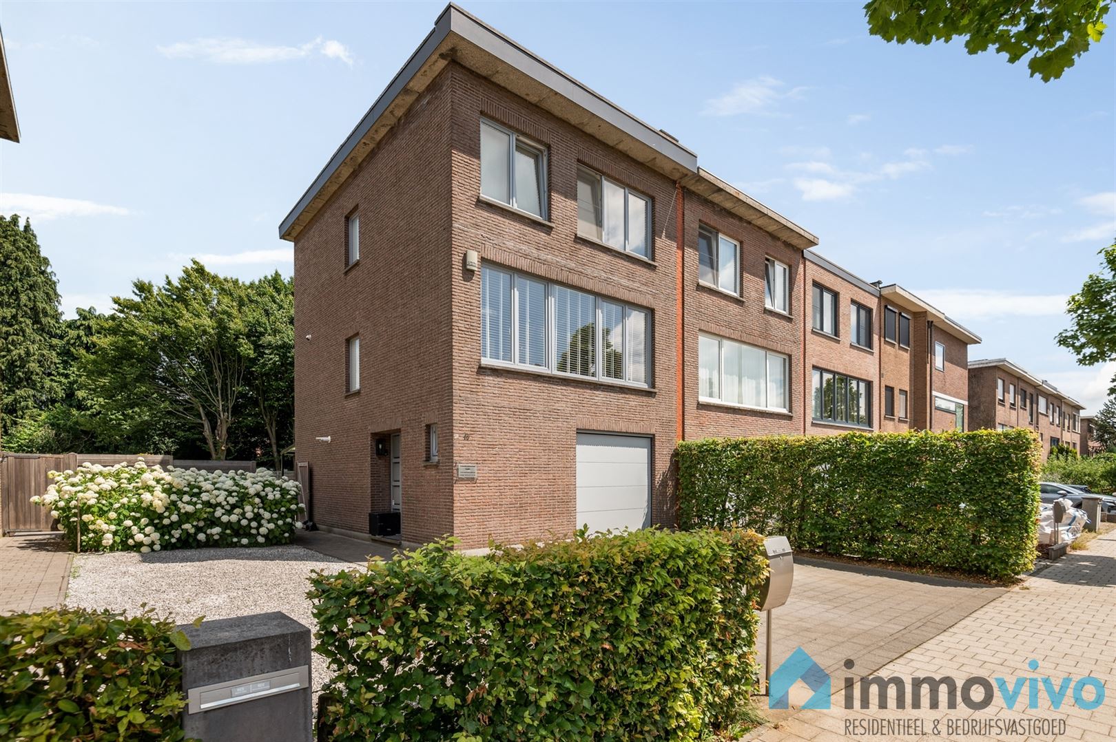 IN OPTIE Gerenoveerde woning met prachtige tuin op toplocatie in Edegem foto 2