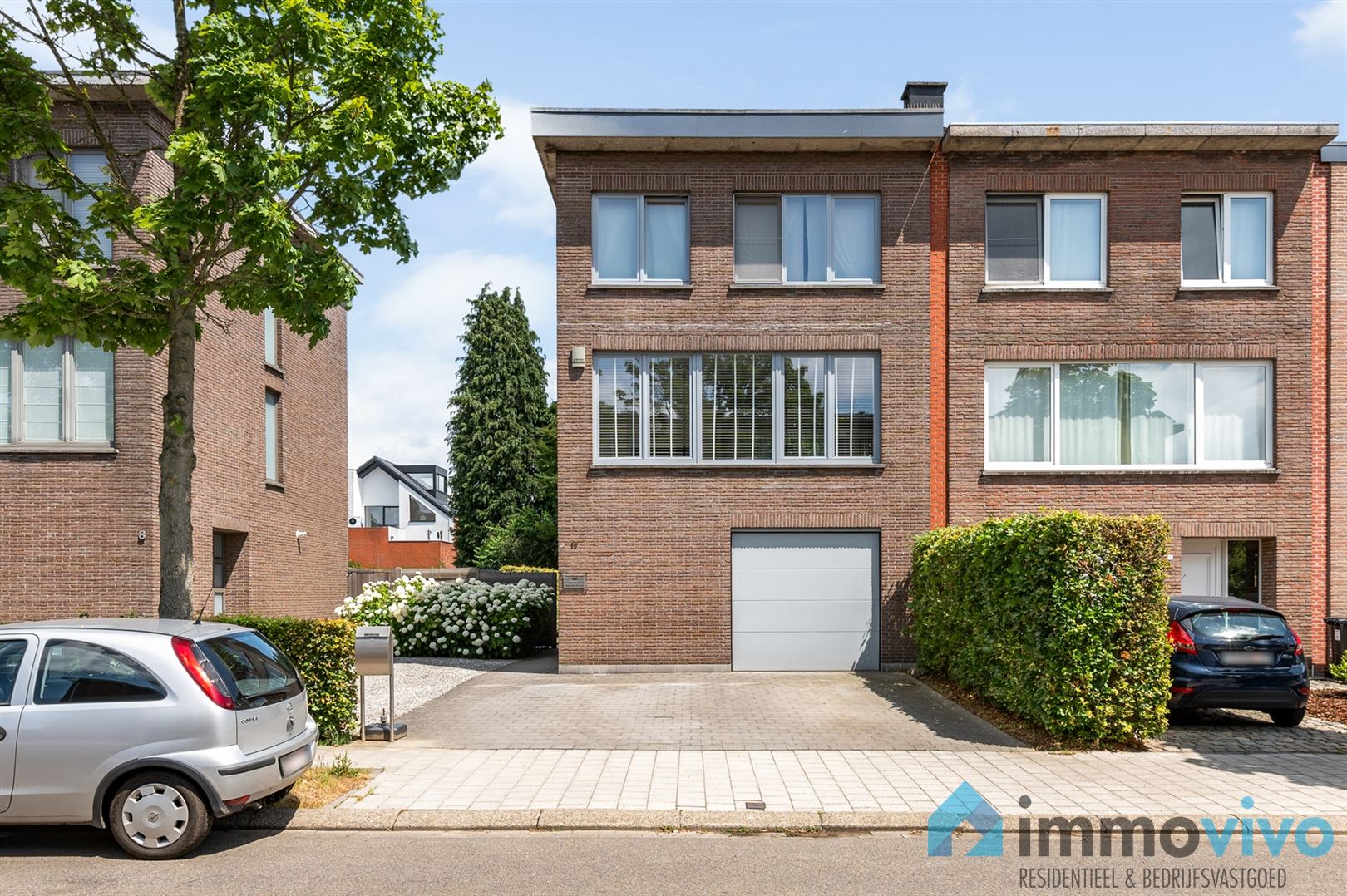 Gerenoveerde woning met prachtige tuin op toplocatie in Edegem foto 2