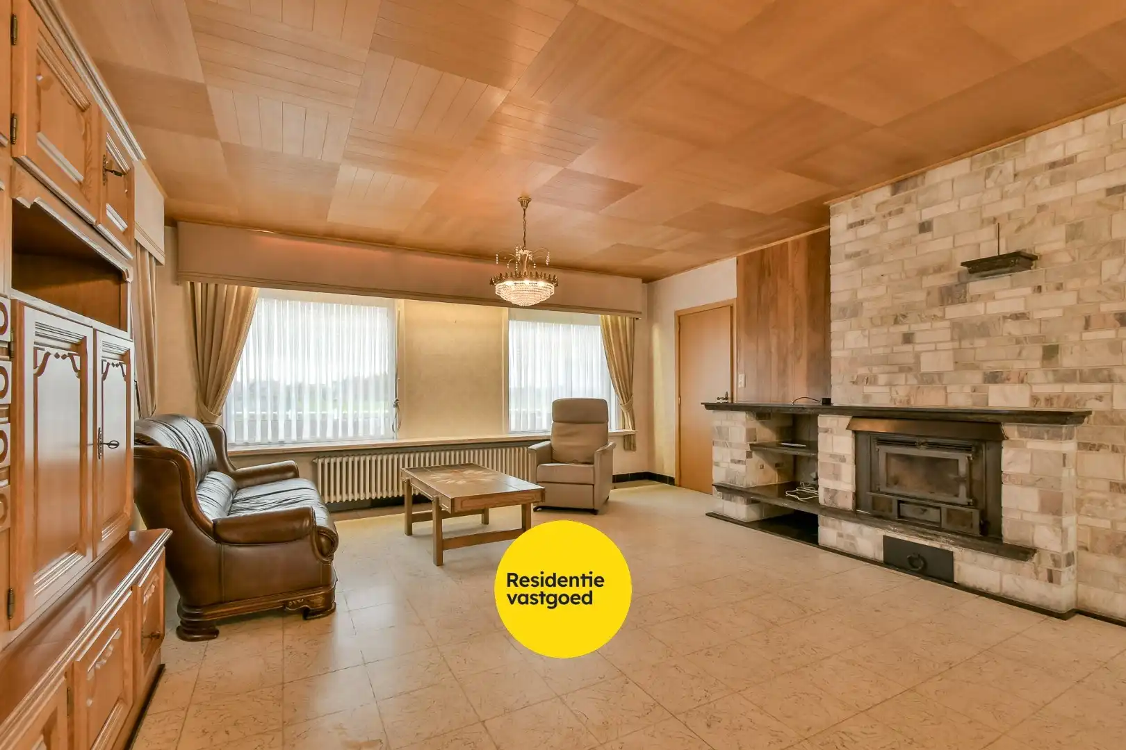 Statige woning met ruime loodsen in Kortemark! foto 6