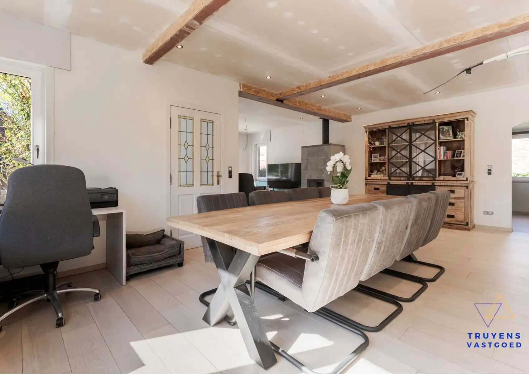 Gerenoveerde woning met 3 slaapkamers in een rustige buurt foto 3