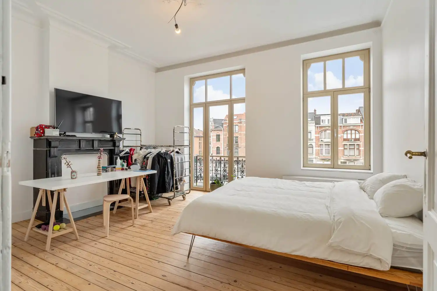 Prachtig gerenoveerd en energiezuinig herenhuis met 5 slaapkamers, 2 badkamers en een tuin op een toplocatie nabij het station van Leuven! foto 21