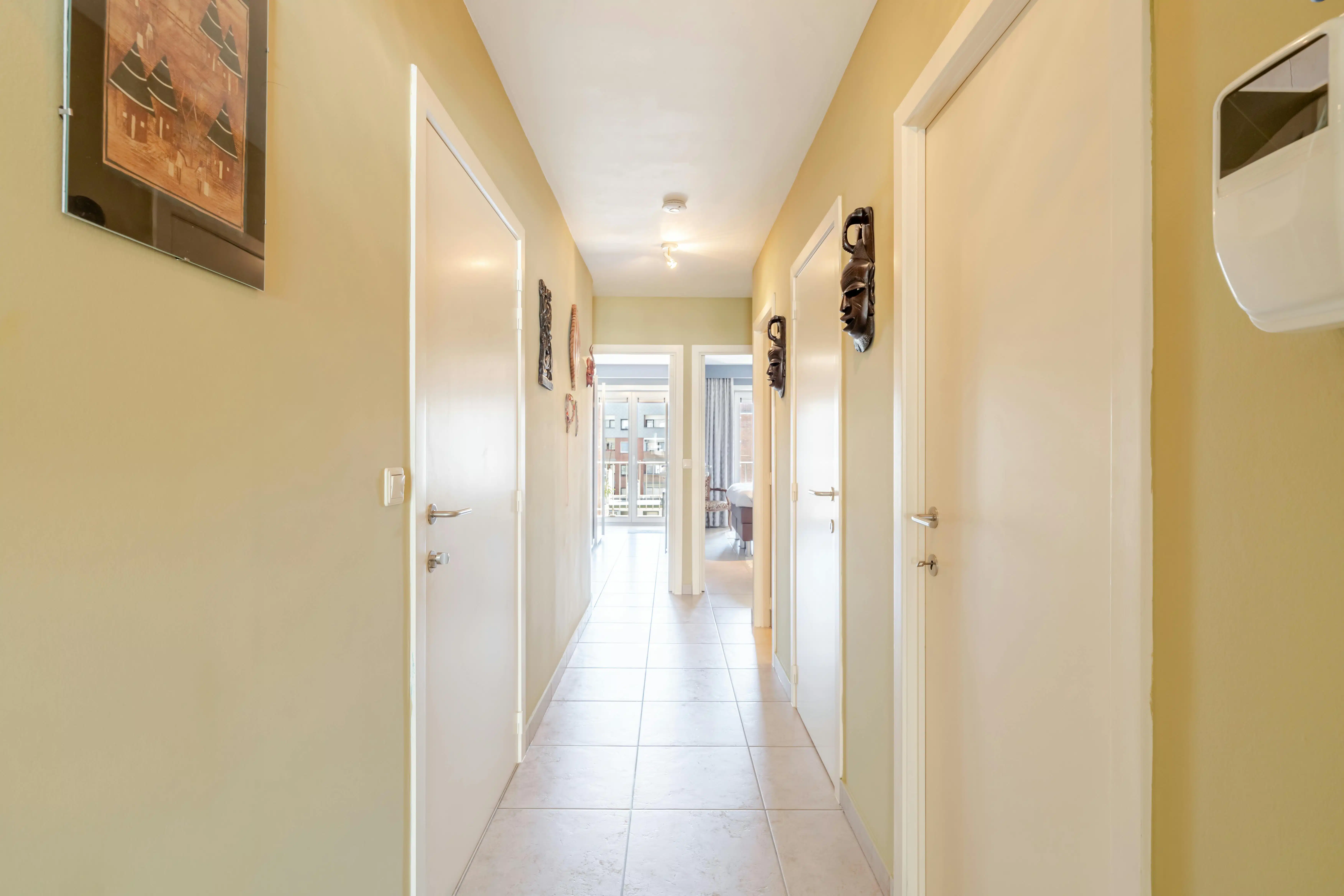 Ruim 2-slaapkamer appartement met zonnig terras te Oostende foto 14