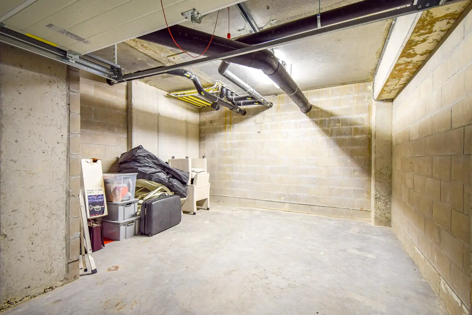 Ruime garagebox in centrum Gistel foto 2