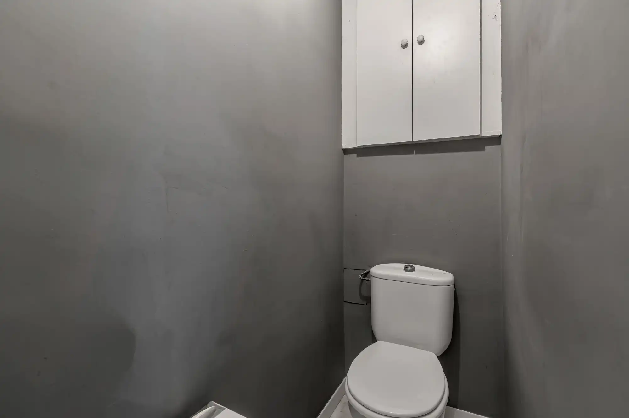 Te renoveren halfopen woning met ruime garage en grote tuin foto 8