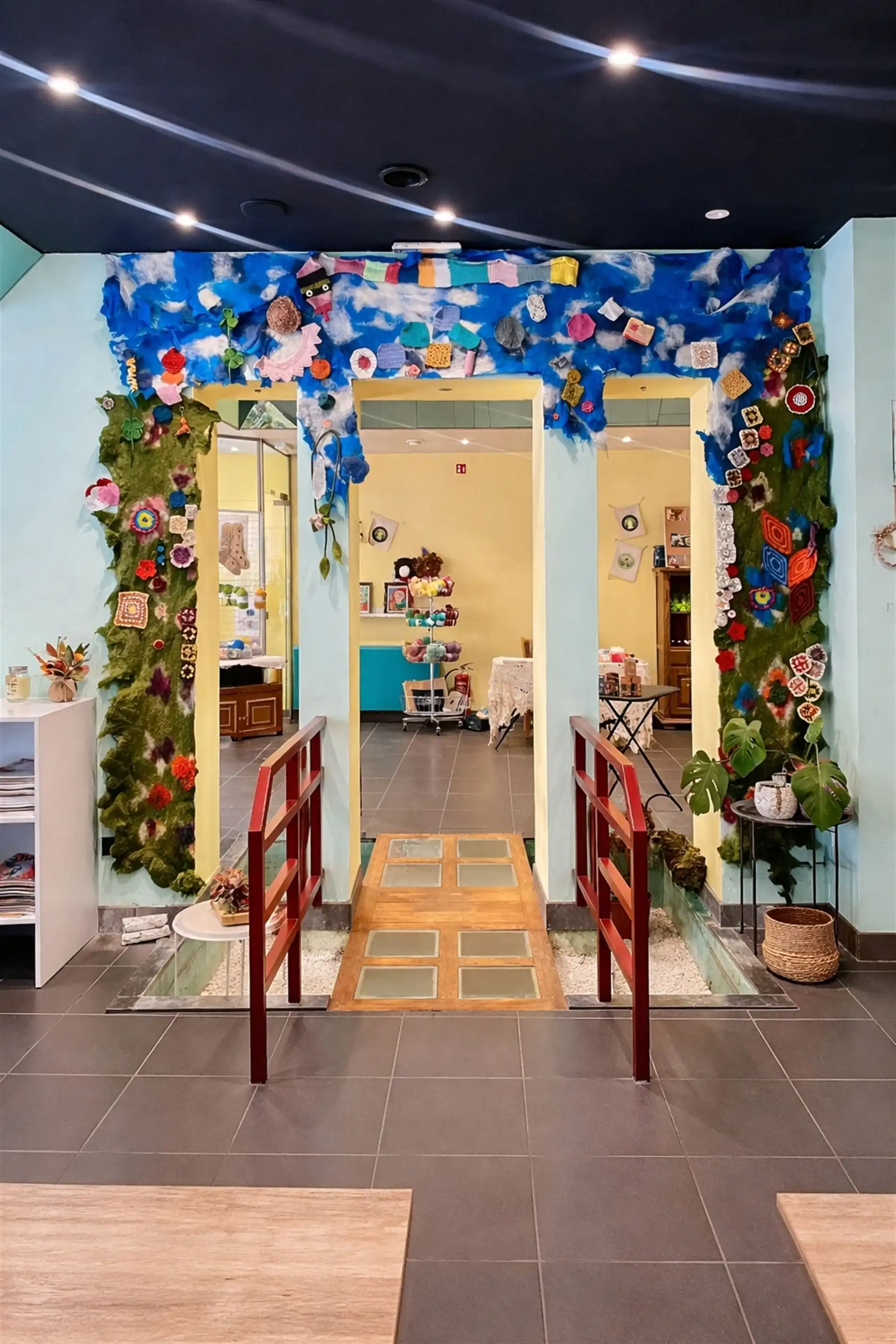 Handelspand met grote etalage op een toplocatie aan de Grote Markt te Mechelen! foto 4