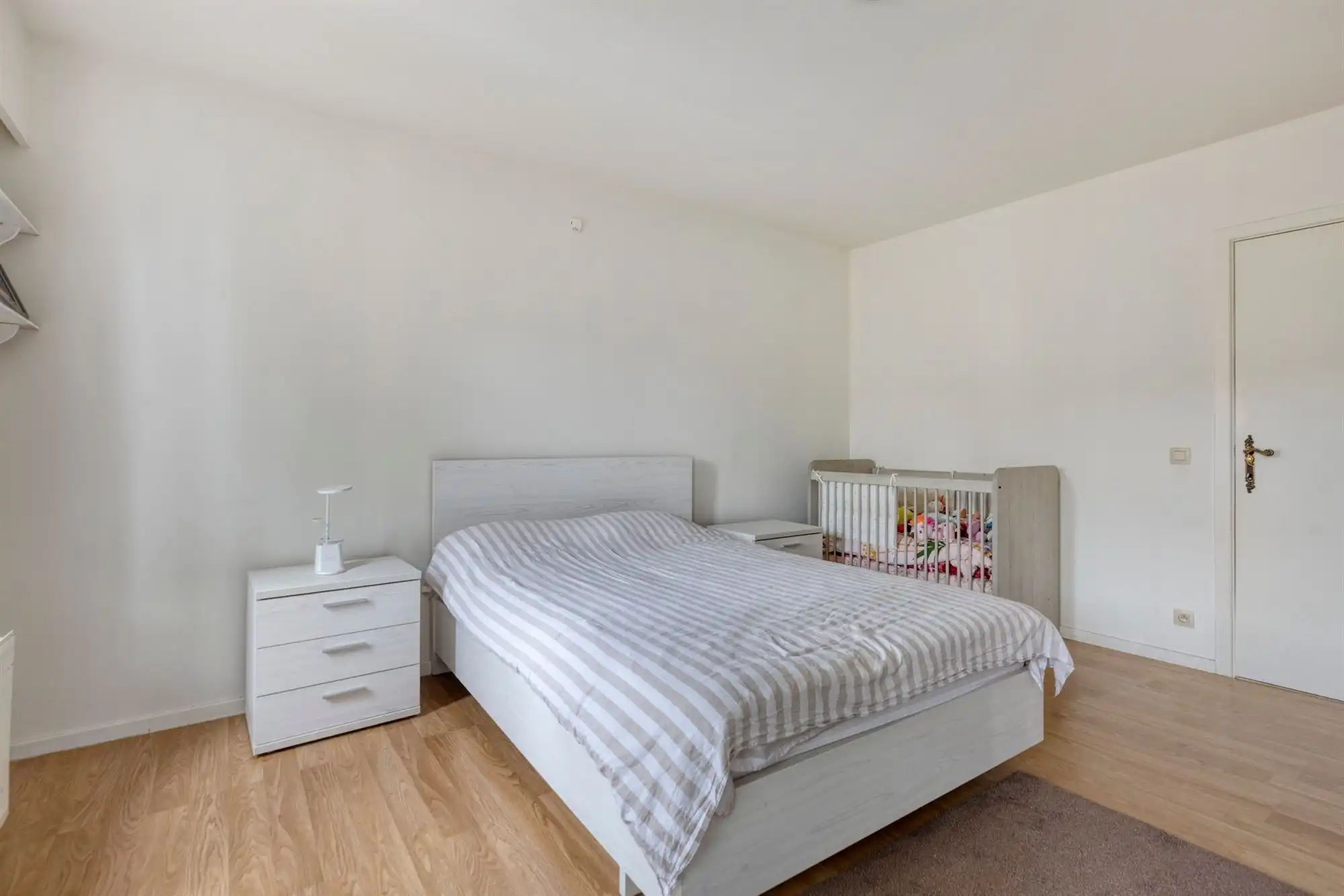 Instapklaar appartement met twee slaapkamers foto 10