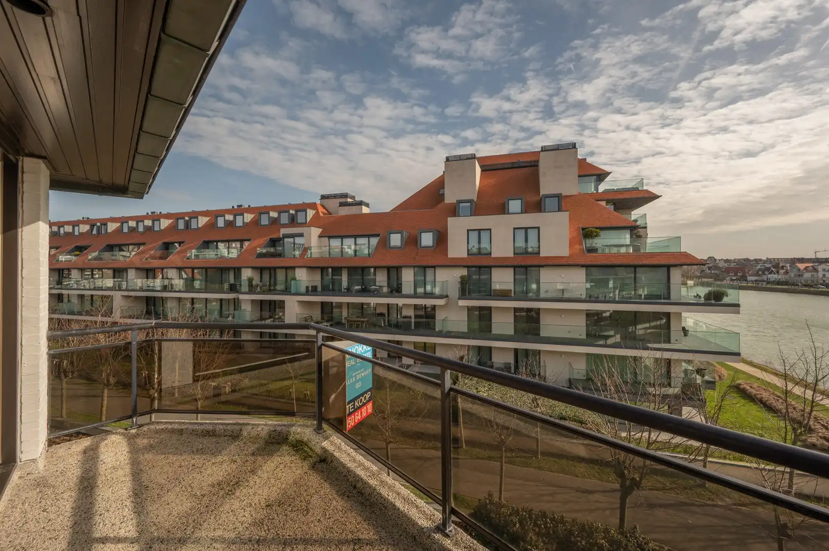 Ruim en zonnig appartement van 122 m² met open zicht op het Zegemeer. foto 9