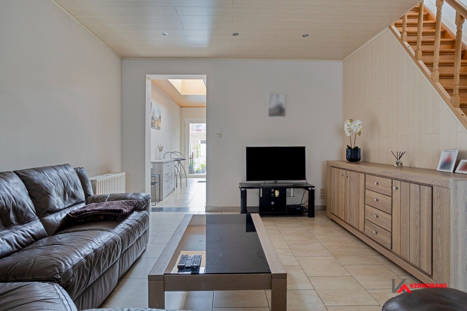 Instapklare woning met 4 slaapkamers, tuin en garage. foto 6
