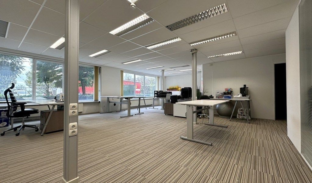 Instapklaar kantoor te huur in Brandstraat in Lokeren foto 4